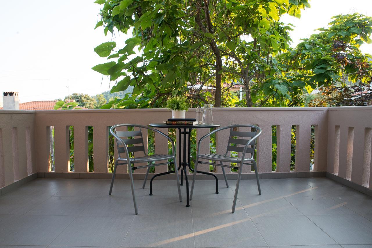 Palio Grey Apartments Palaiontsiflikion Exterior photo